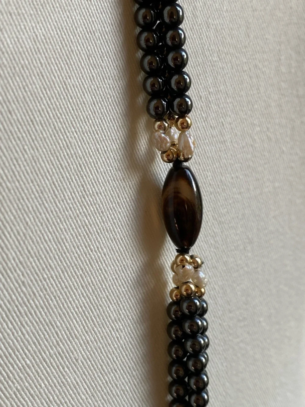 VTG 70s Multi-Strand Liquid Hematite Banded Agate Necklace | Silk Strung | 28" - Picture 5 of 16
